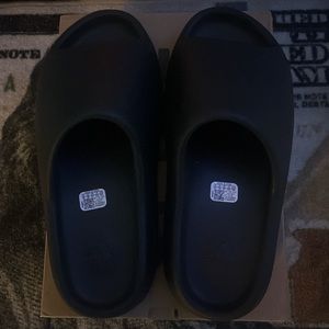 Yeezy Slide Onyx Size 12